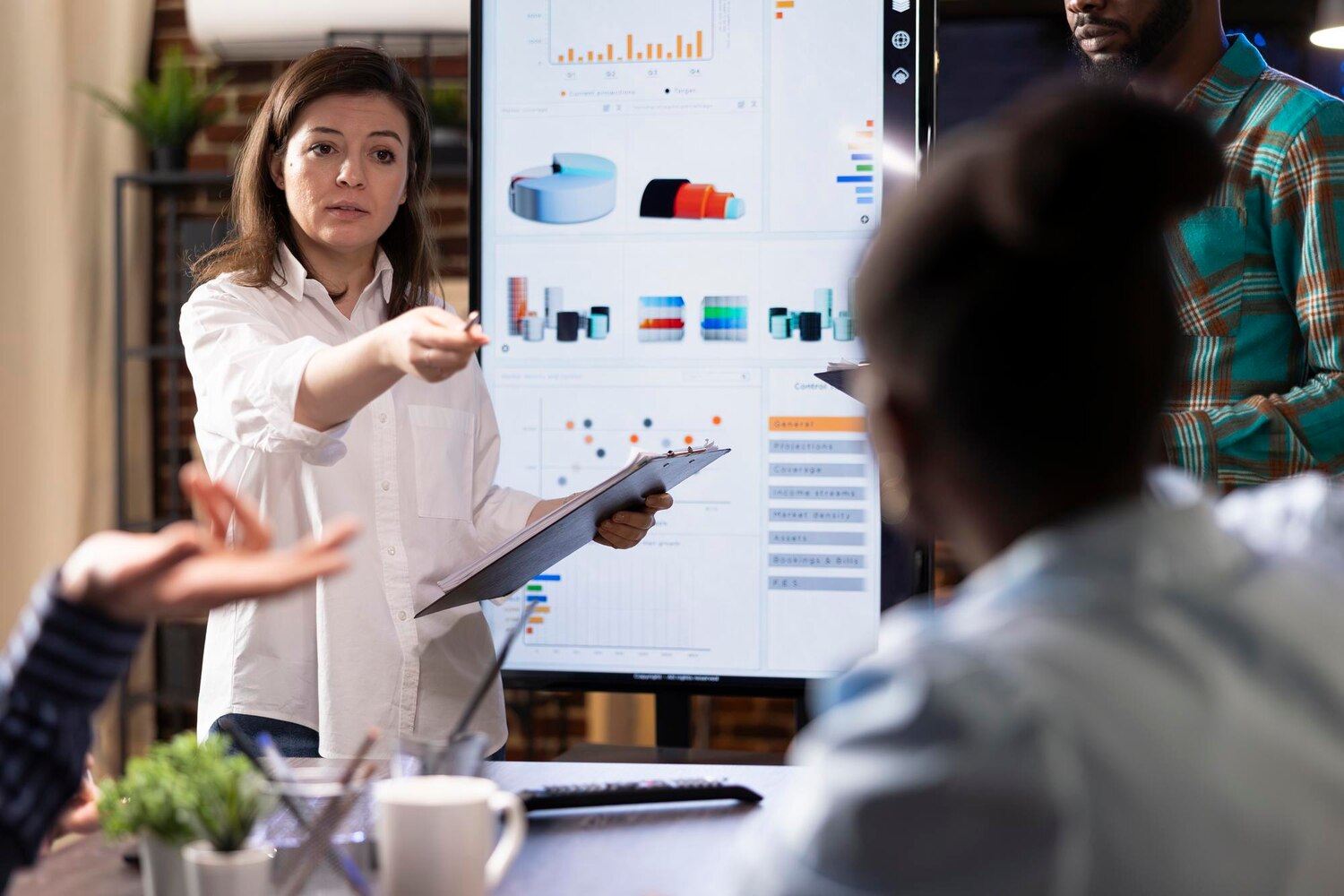 Explaining trade-offs using analytics for website redesign strategy decisions