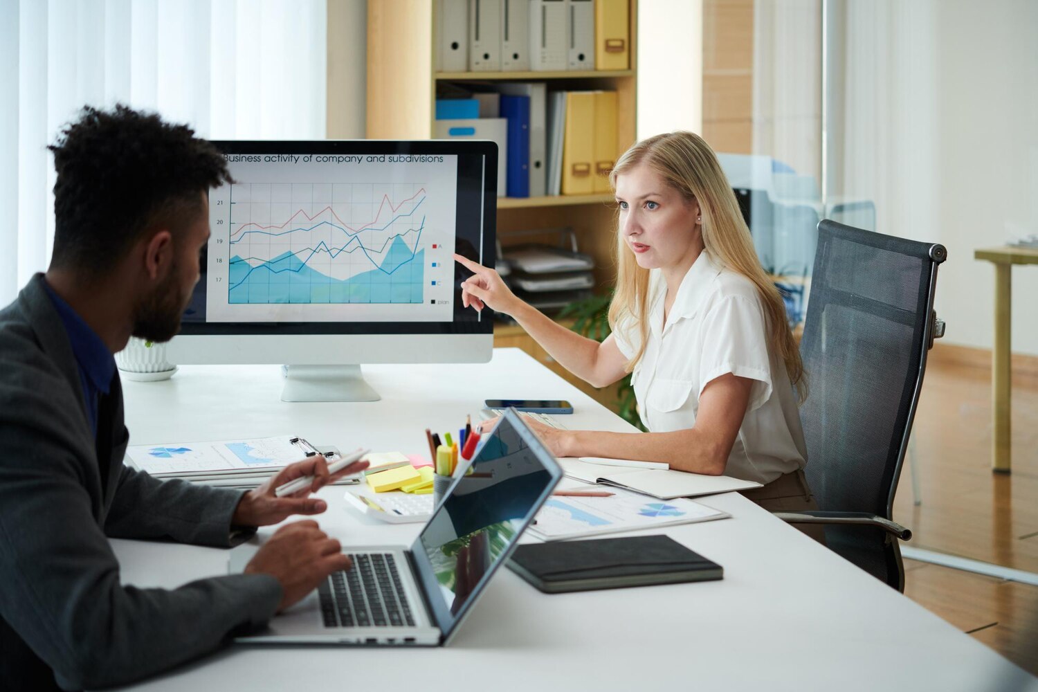 Analyst and developer validate event schema and KPIs for headless commerce.