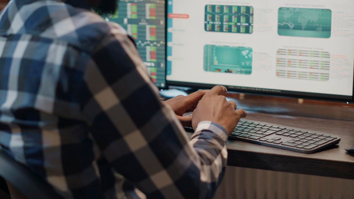 Architect comparing iPaaS versus custom patterns for enterprise workflows