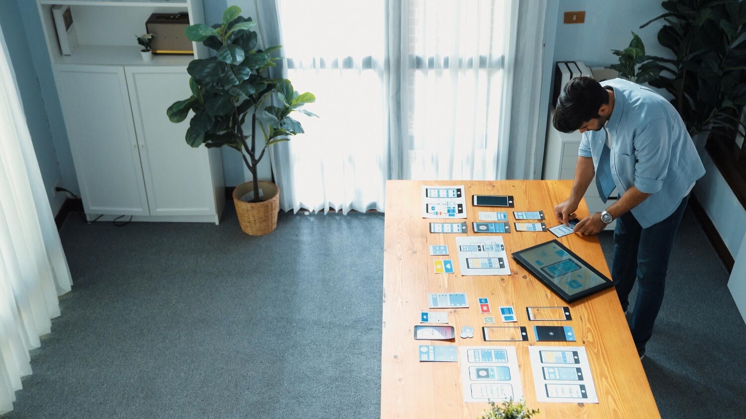 UX lead explains a decision tree for governing brand identity decisions across web and mobile, aligning designers and engineers